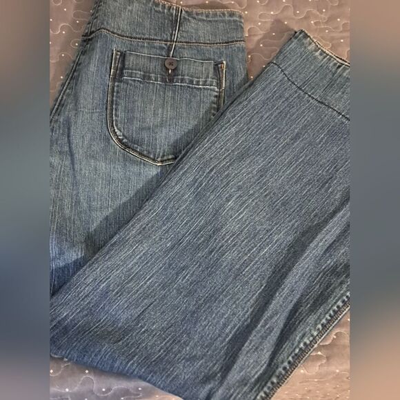 Old Navy Denim - Old Navy flare jeans size 14